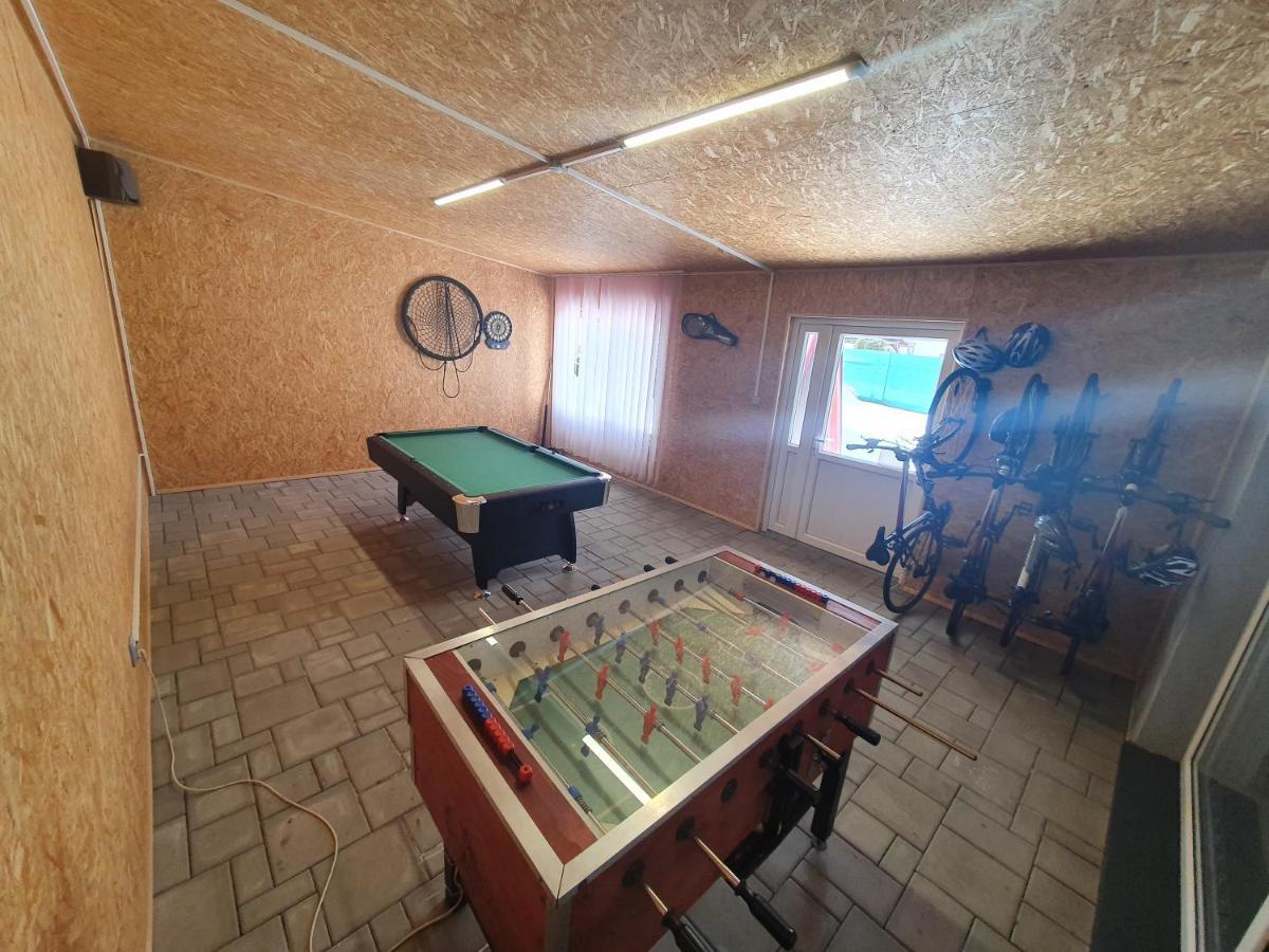 Apartmanovy Dom Stela Bešeňová Exteriör bild