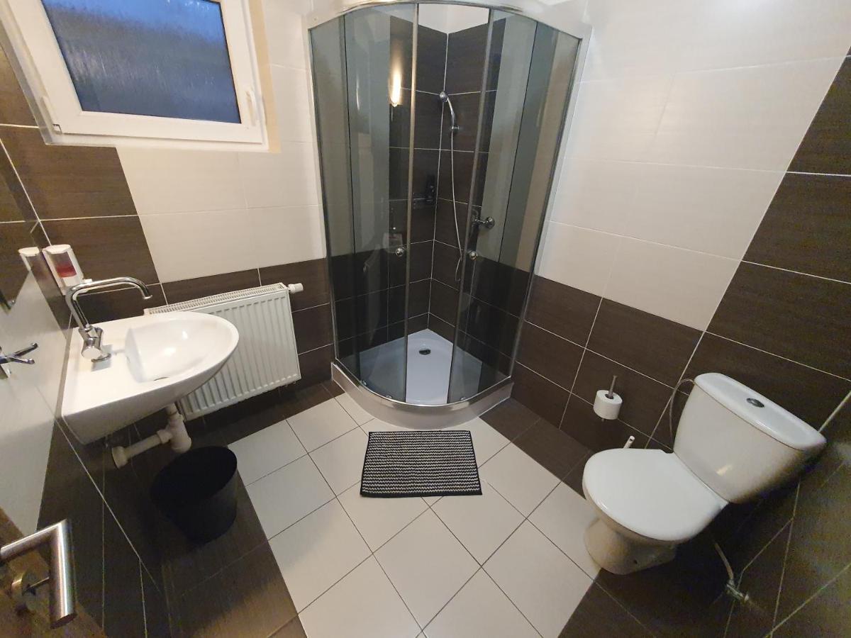 Apartmanovy Dom Stela Bešeňová Exteriör bild