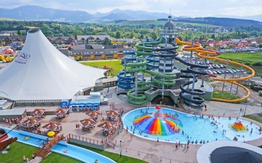Apartmanovy Dom Stela Bešeňová Exteriör bild