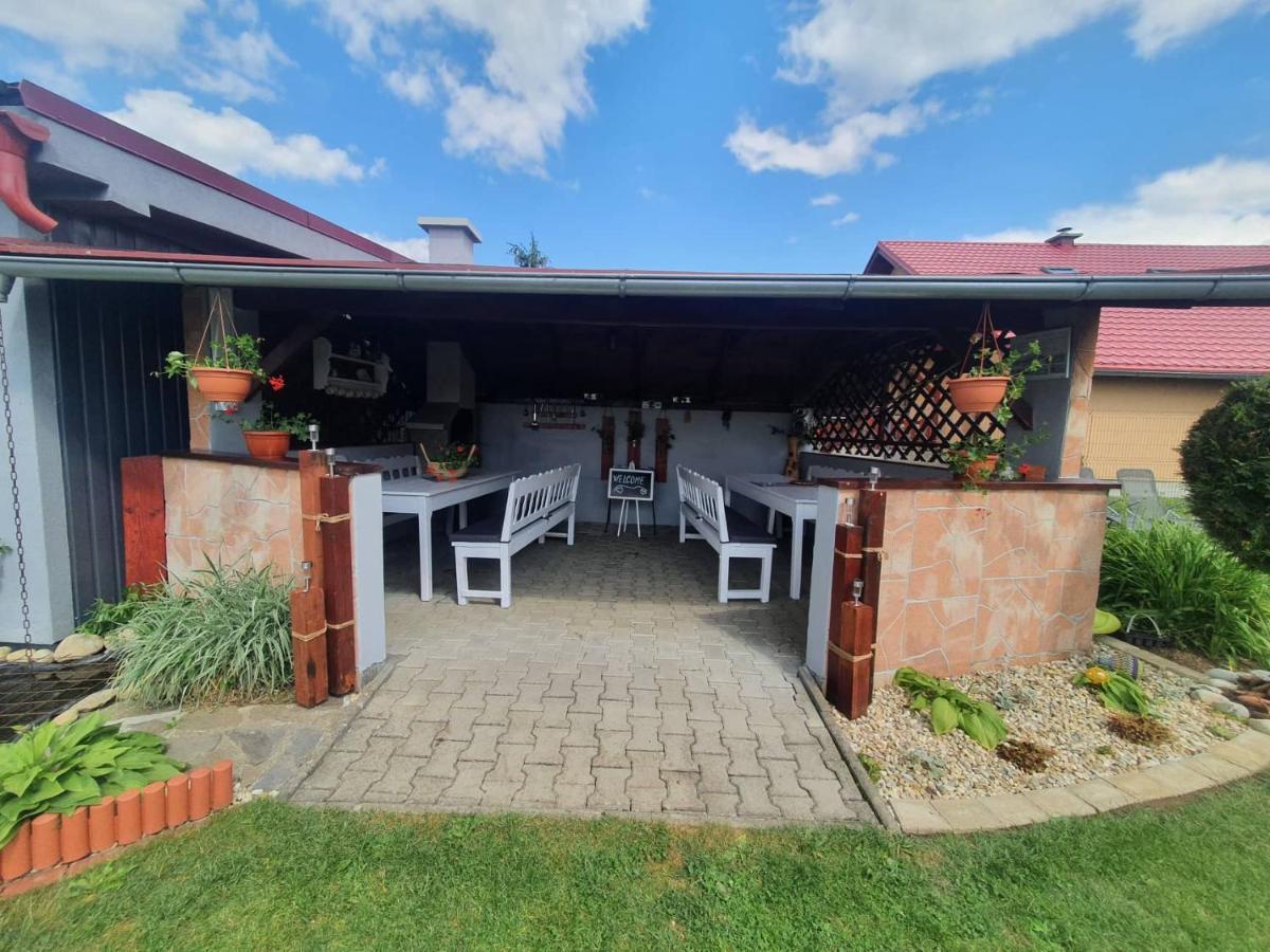 Apartmanovy Dom Stela Bešeňová Exteriör bild