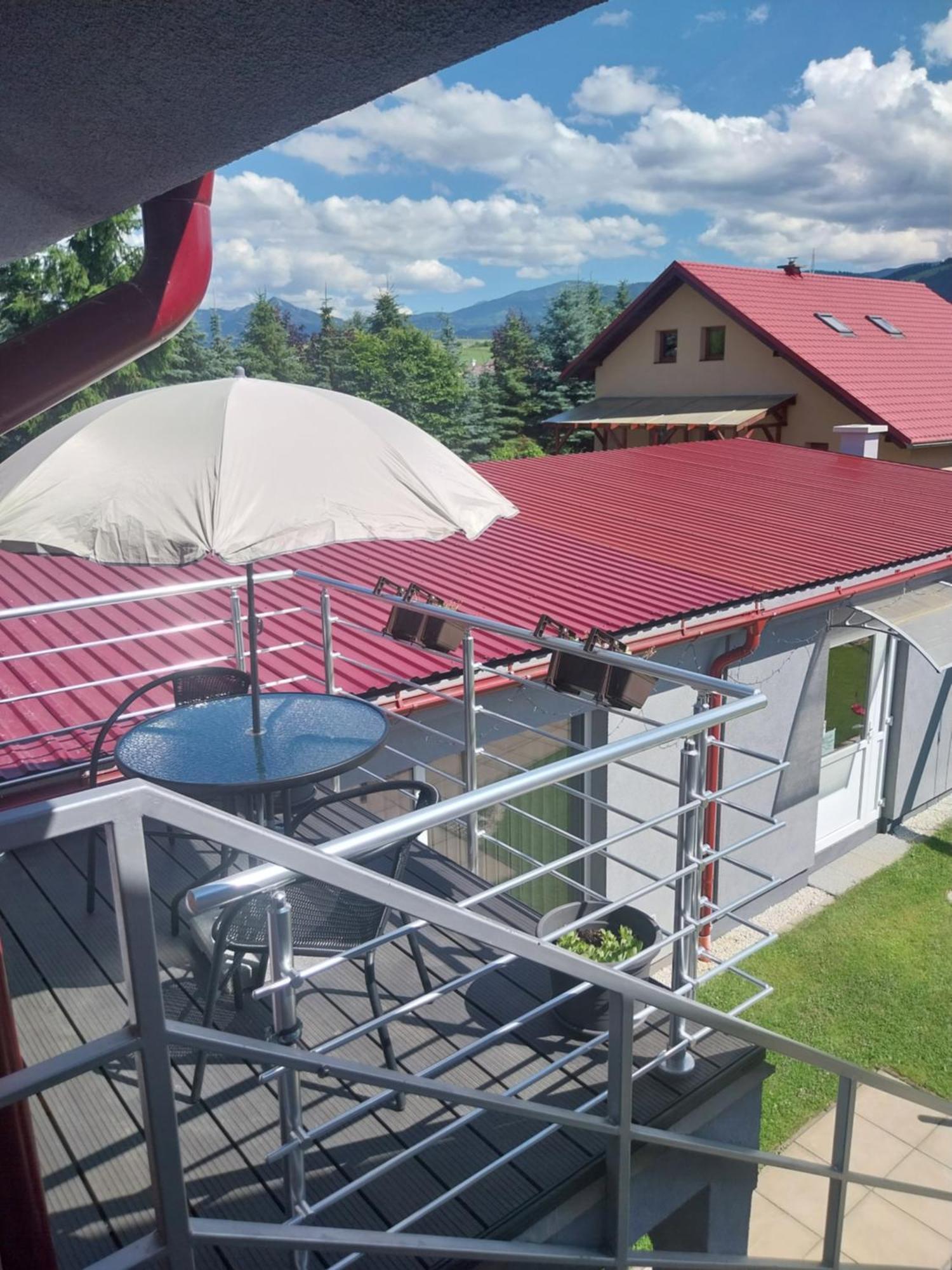 Apartmanovy Dom Stela Bešeňová Exteriör bild